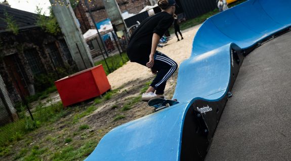 Ikke-stationær modulformet pumptrack