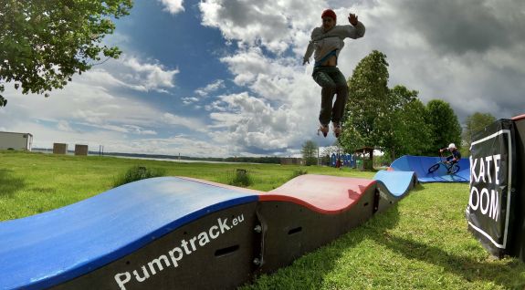 Composiet pumptrack