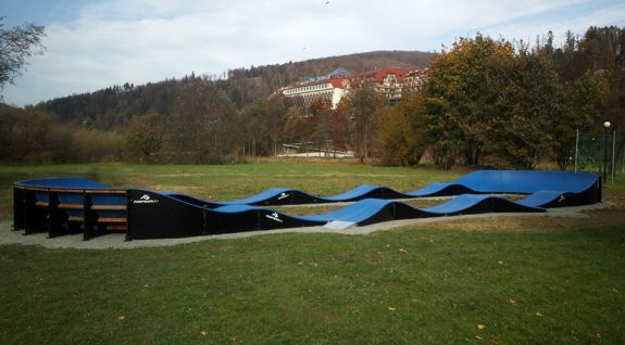 Composite pumptrack adapted for every user