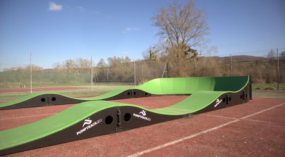 Non-stationary modular pumptrack