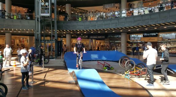 BMX visar i shoppinggalleriet - Lublin (PL)