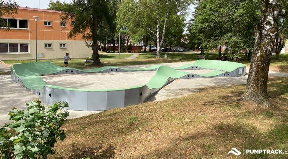Pista de pumptrack Kardasova Racice 