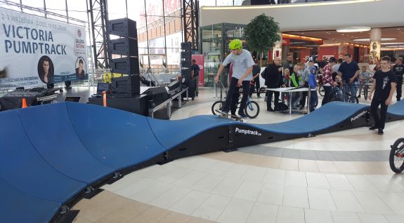 Modulært spor med mulds og bånd - pumptrack - Wałbrzych (PL)