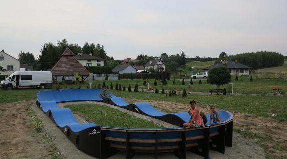 Kompozytowy pumptrack dostosowany pod każdego użytkownika